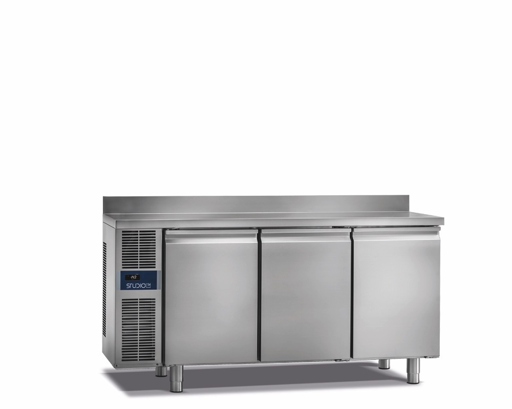 SMART BASIC LINE 3-DOOR REFRIGERATED COUNTER, 600mm DEPTH, 0/+8°C