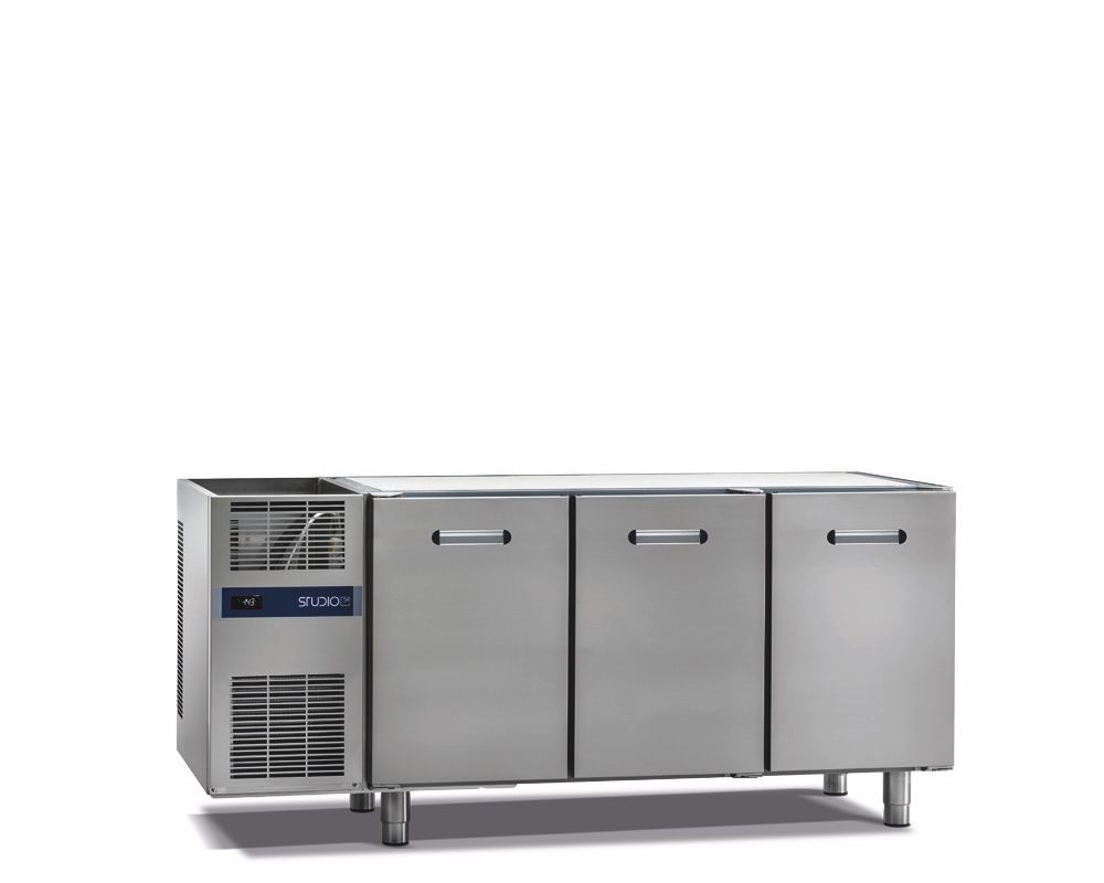 BASIC LINE 3-DOOR REFRIGERATED COUNTER FOR CATERING, 0/+8°C