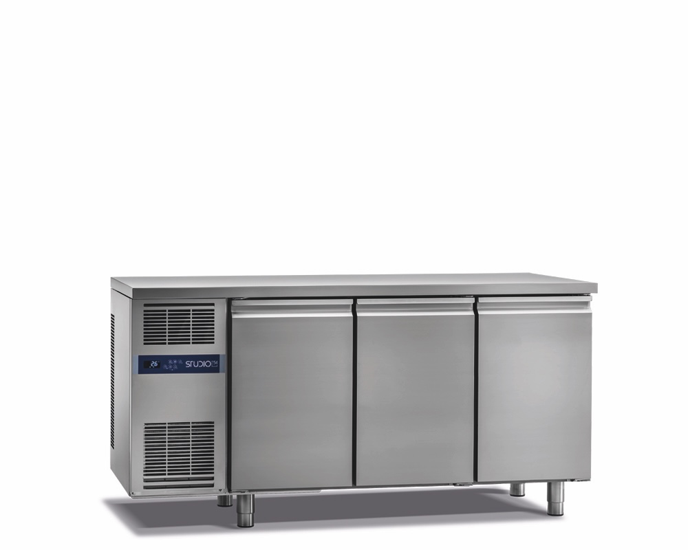 TOP LINE 3-DOOR REFRIGERATED COUNTER FOR CATERING, -18°/-22°C