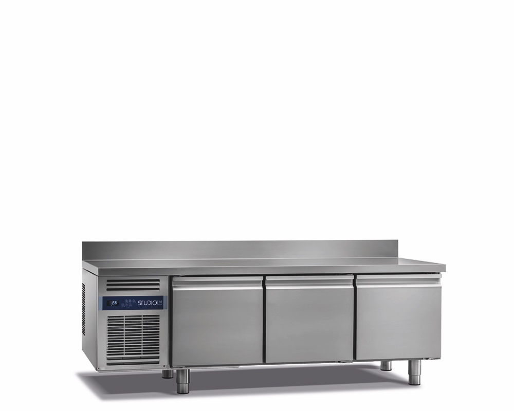 TOP LINE 3-DOOR REFRIGERATED COUNTER FOR CATERING, 0/+8°C