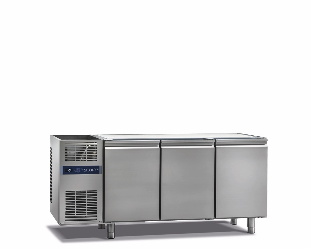 TOP LINE 3-DOOR REFRIGERATED COUNTER FOR PASTRY, 0/+8°C